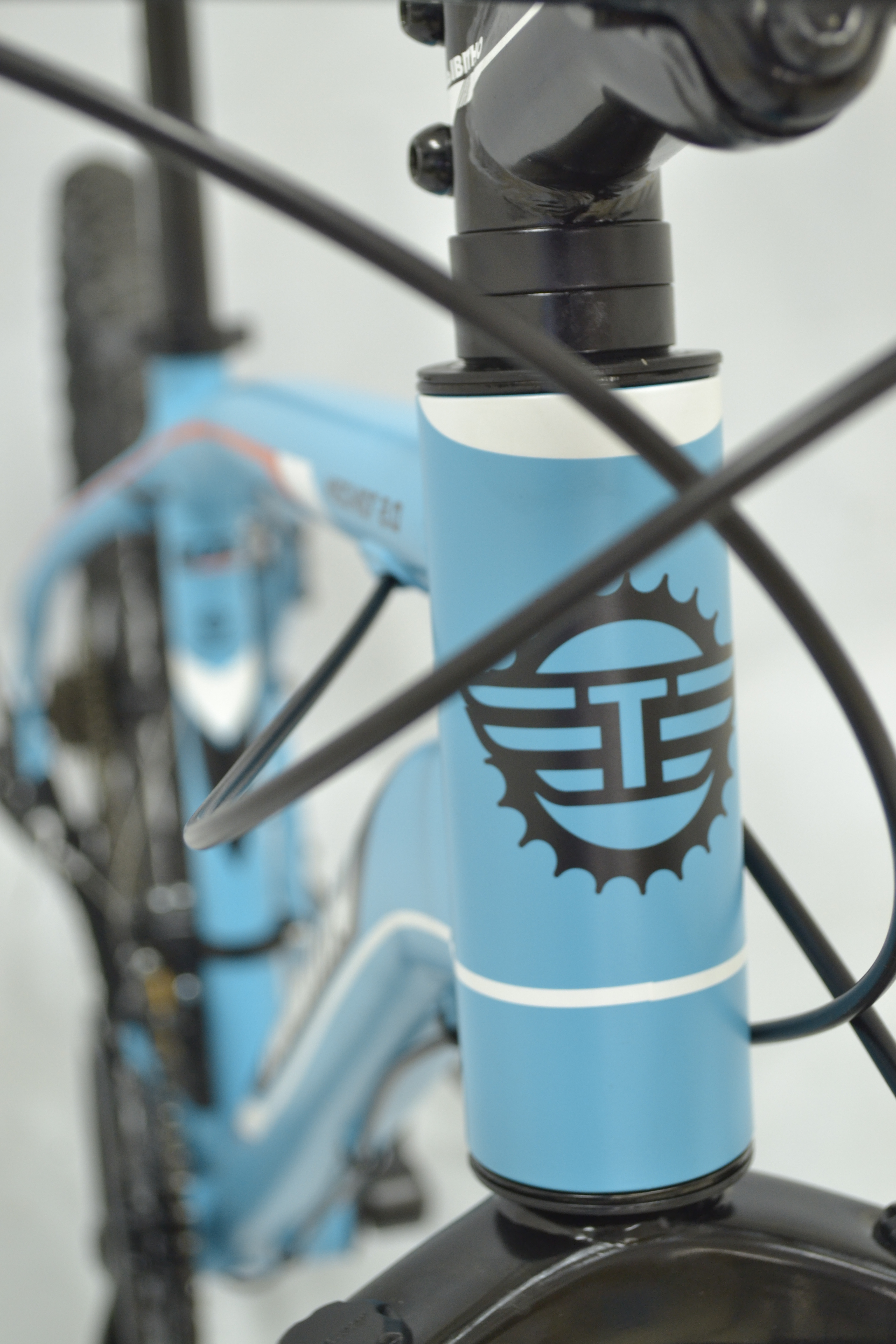 26″ Mischief 2.0 – Tosca Blue